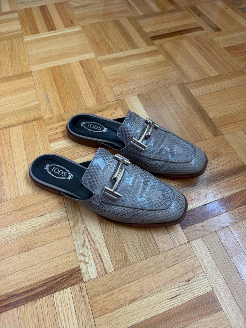 TOD'S Wonen's Gray Snakeskin Leather Slide Loafers